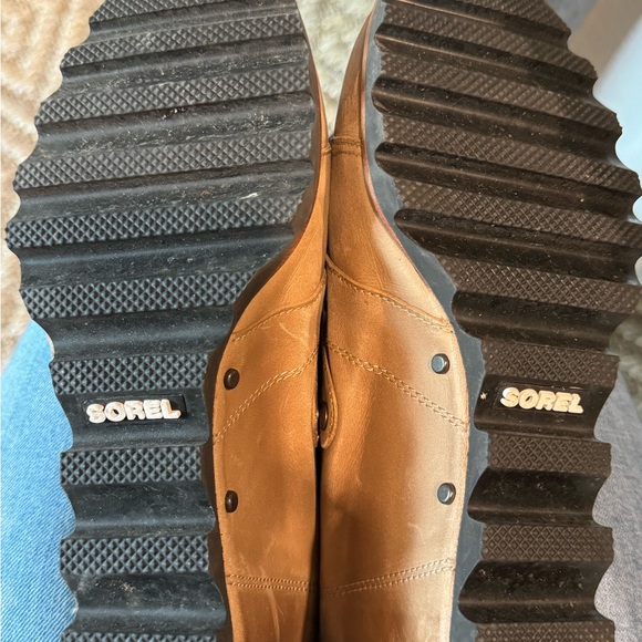 Sorel Joan of Arctic Wedge Ankle Boot size 7. Sold out on Anthropologie site. - Picture 4 of 5